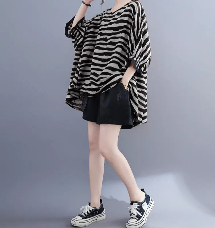 Haut grande taille élégant à rayures noires, coupe parfaite du L au 5XL