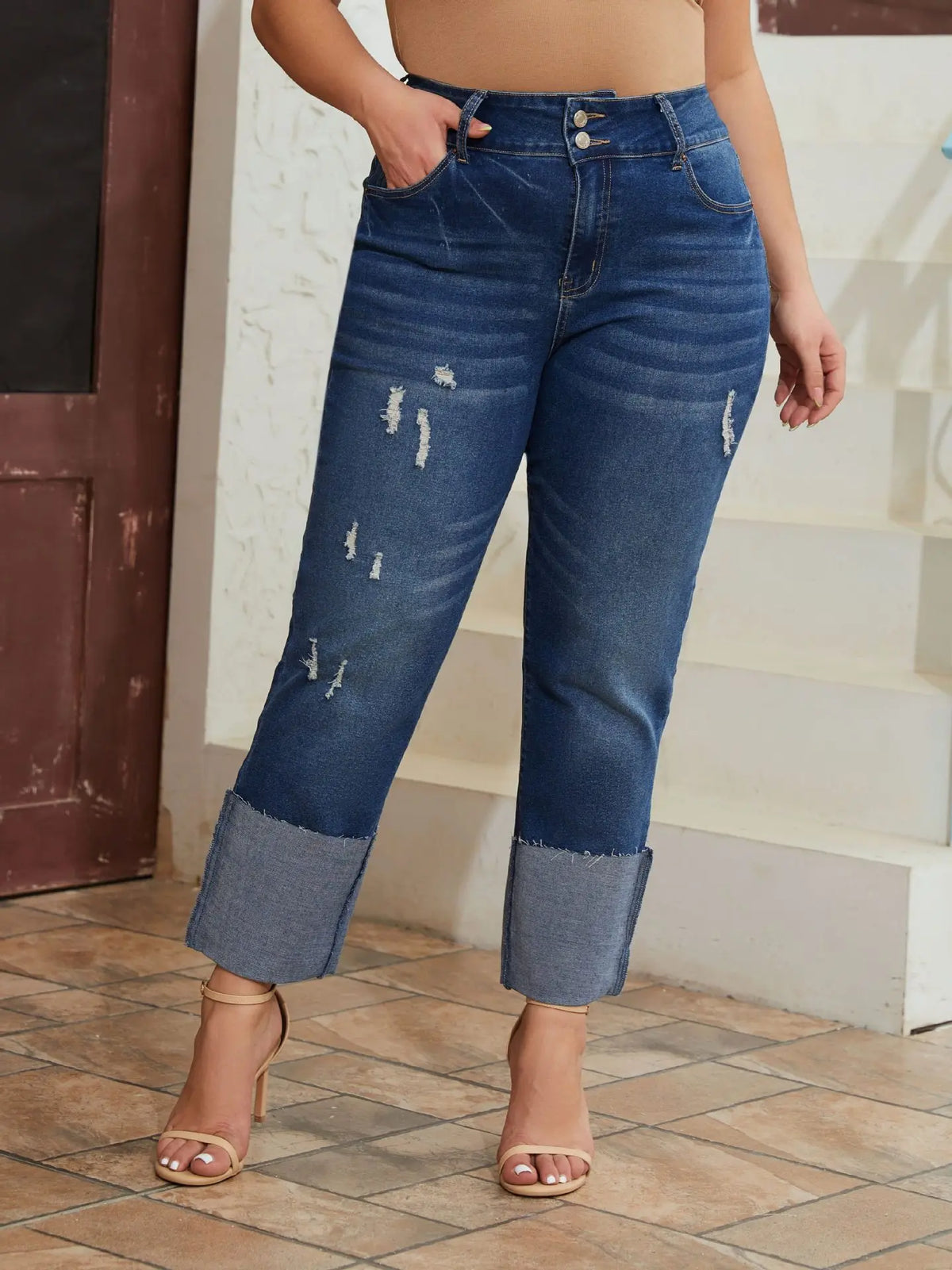 Jean femme bleu foncé avec revers larges aux chevilles SecretBombe