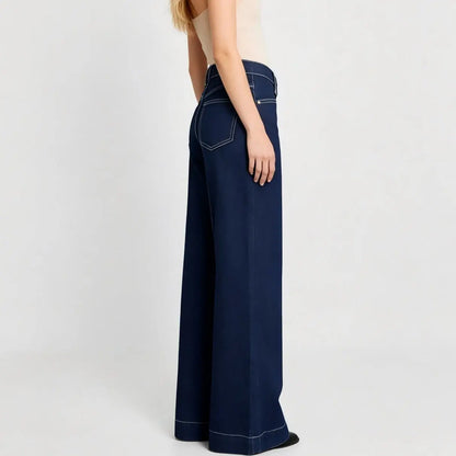 Jean femme bleu marine à coupe large et élégante SecretBombe