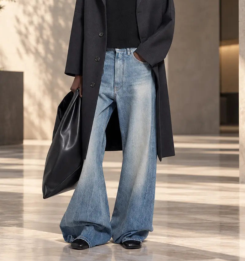 Jean femme en denim bleu clair délavé à jambes larges SecretBombe