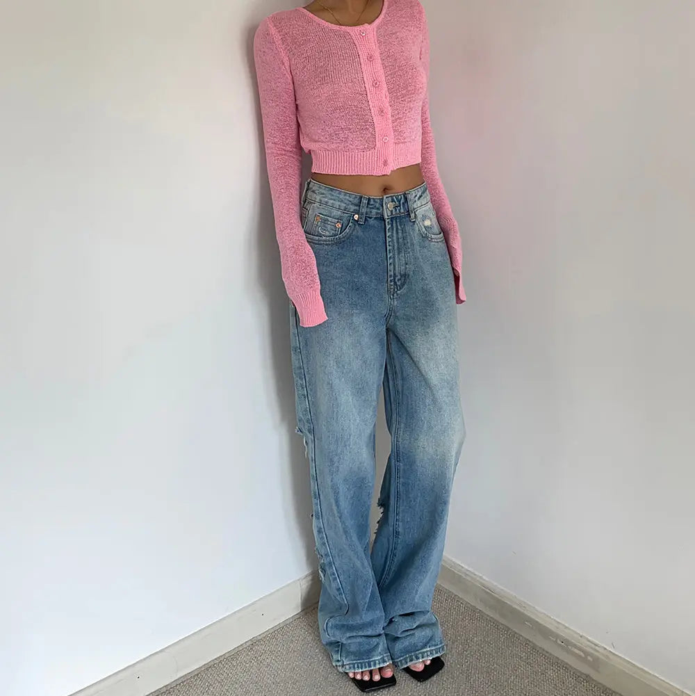 Jean bleu tendance femme disponible chez SecretBombe.