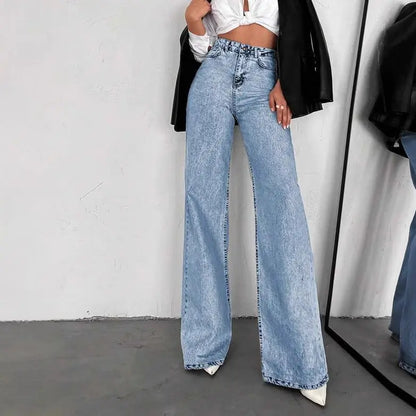Jean femme bleu clair à coupe large pour un look chic SecretBombe