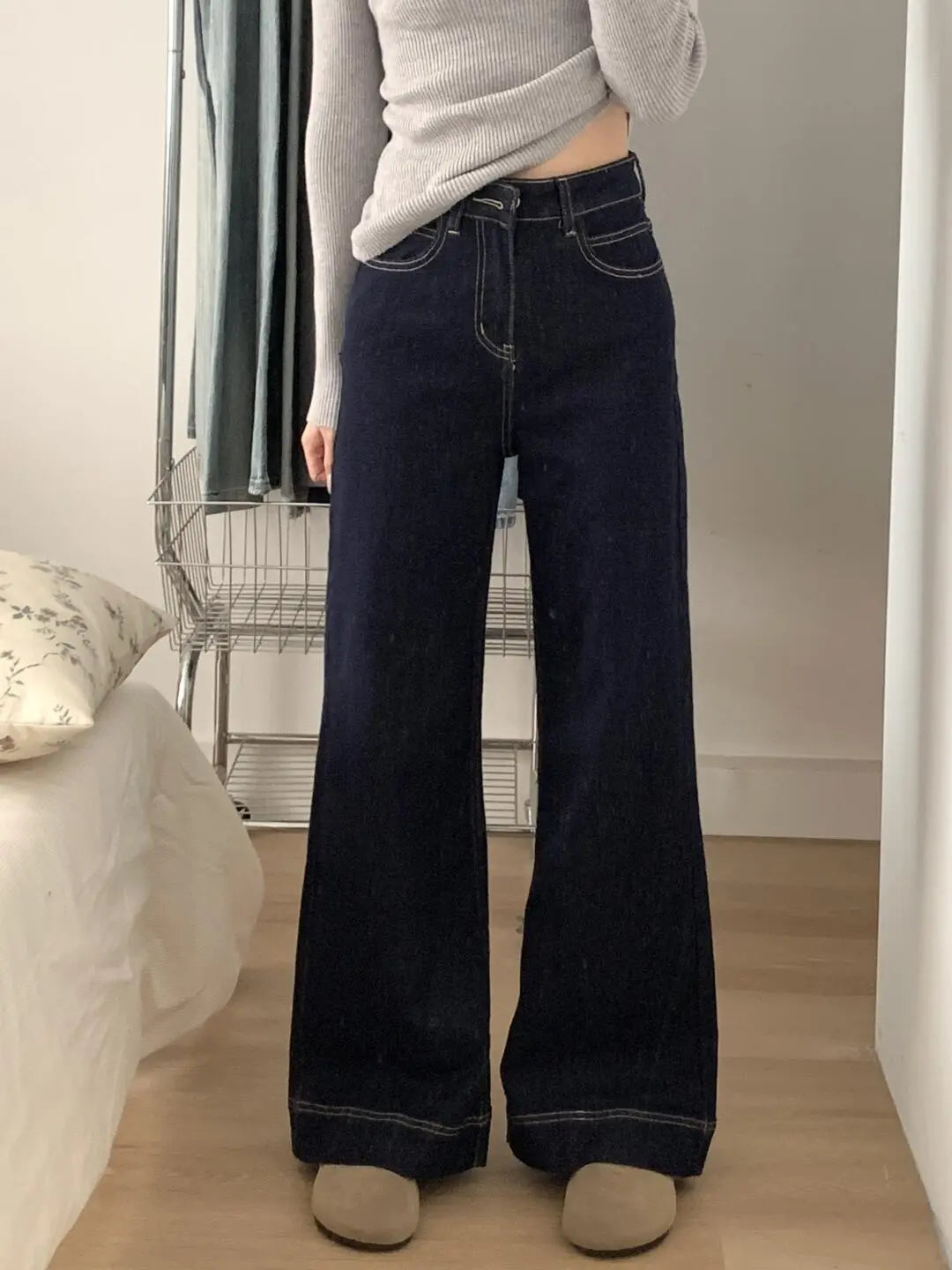 Jean large femme bleu avec surpiqûres contrastantes SecretBombe