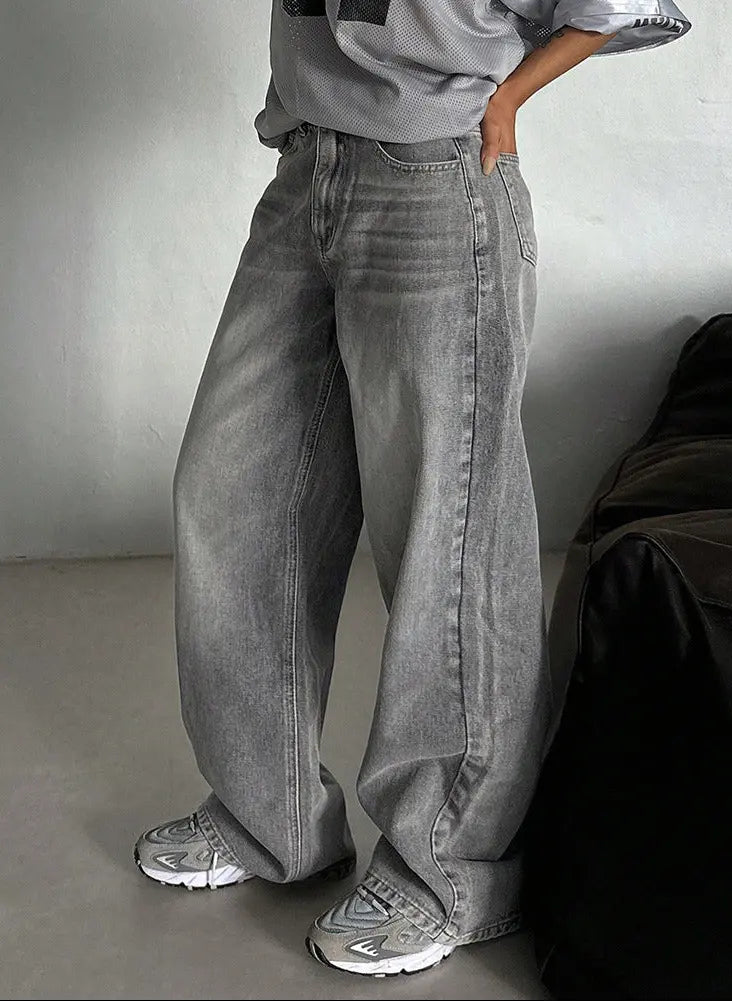 Jean large coupe ample gris fumé – vue de profil