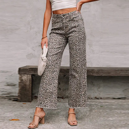 Jean femme léopard coupe droite vue de face look urbain chic SecretBombe