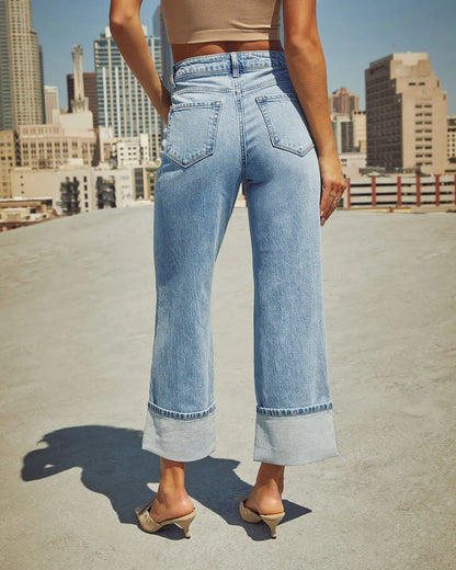 Jean streetwear femme coupe droite taille haute avec revers large contrasté tendance