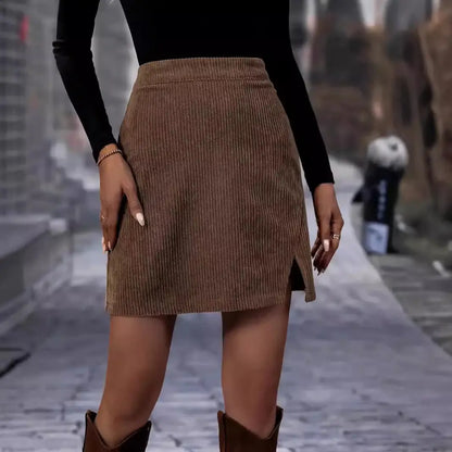 Jupe marron femme SecretBombe courte et côtelée avec fente latérale pour un style chic
