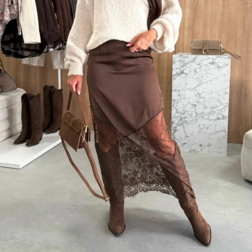 Jupe couleur chocolat au style bohème chic avec dentelle