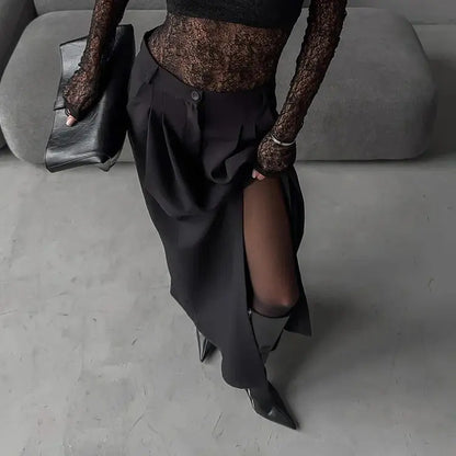 Jupe midi noire taille haute avec fente latérale, parfaite pour une tenue élégante et tendance – SecretBombe.