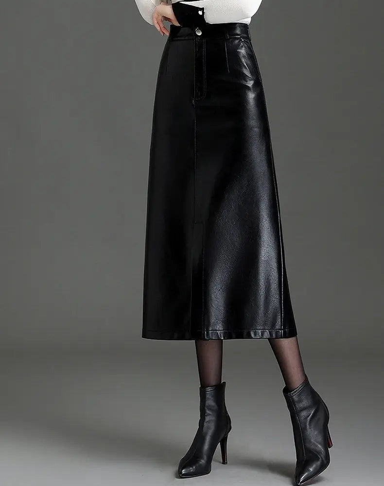 Jupe noire en cuir vegan femme SecretBombe, coupe longue pour un style tendance