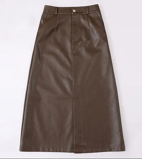 Jupe longue marron en cuir vegan femme SecretBombe, silhouette droite et élégante