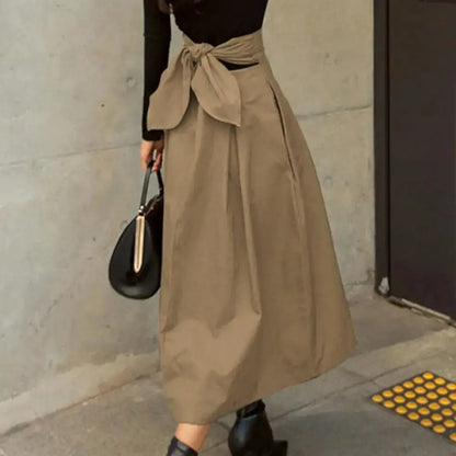 Jupe mi-mollet beige confortable et élégante pour automne et hiver