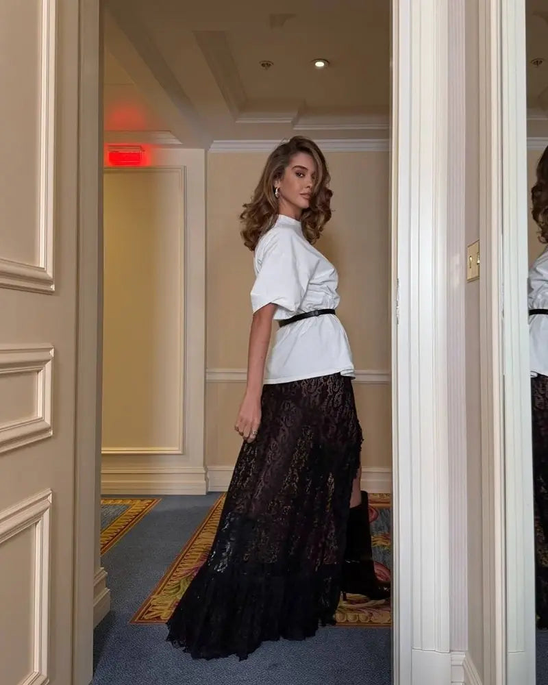Jupe midi asymétrique noire en dentelle pour femme – SecretBombe