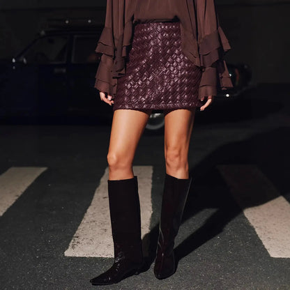 Jupe mini bordeaux texturée femme SecretBombe, coupe ajustée au style chic et féminin