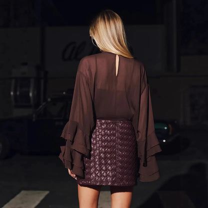 Jupe mini bordeaux texturée femme SecretBombe, coupe ajustée au style chic et féminin