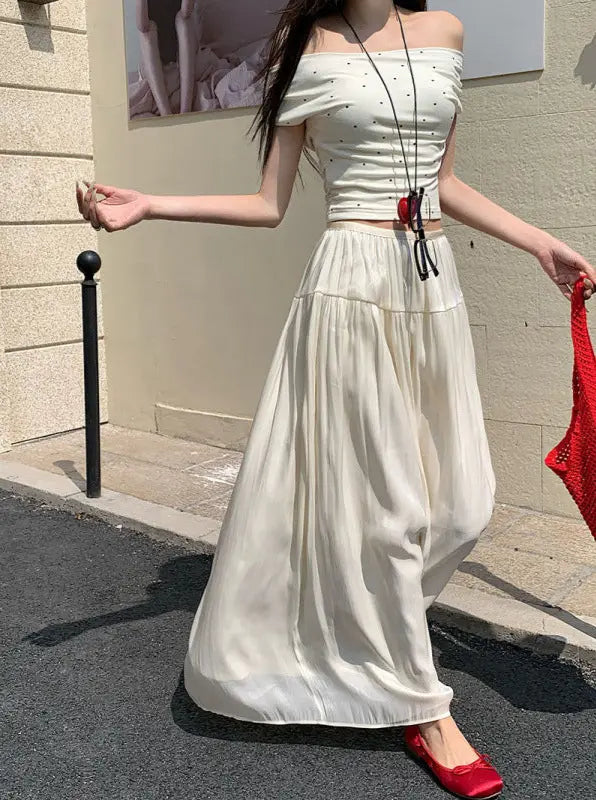 . Jupe longue streetwear beige fluide pour un style doux et tendance
