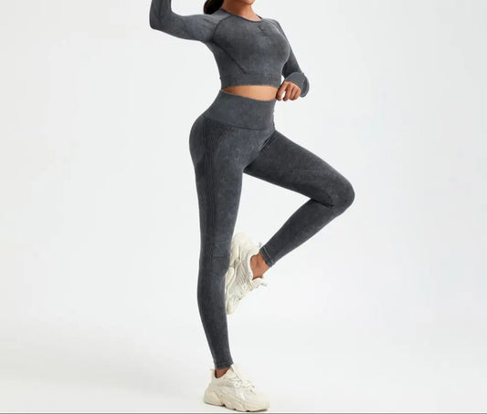Legging de sport gris vue de face, tissu sculptant et respirant