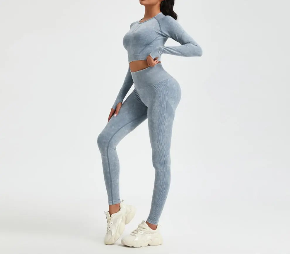Legging bleu vue de face, coupe moulante et tissu évacuant l’humidit