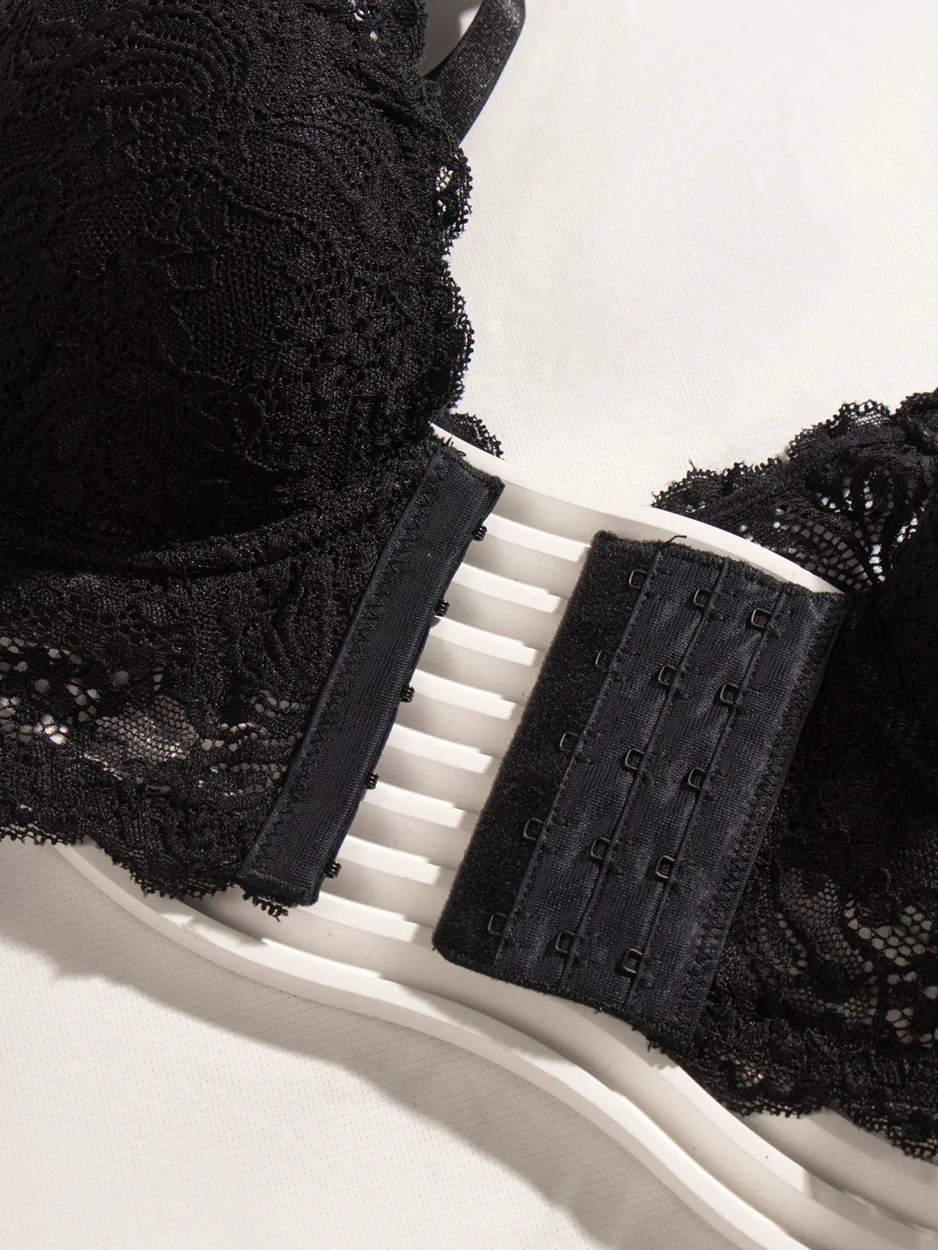 Ensemble Lingerie Femme Noir - Soutien-Gorge Agrafage Frontal et Culotte Assortie XS (70B), S (75B), M (80B), L (85B) | SecretBombe