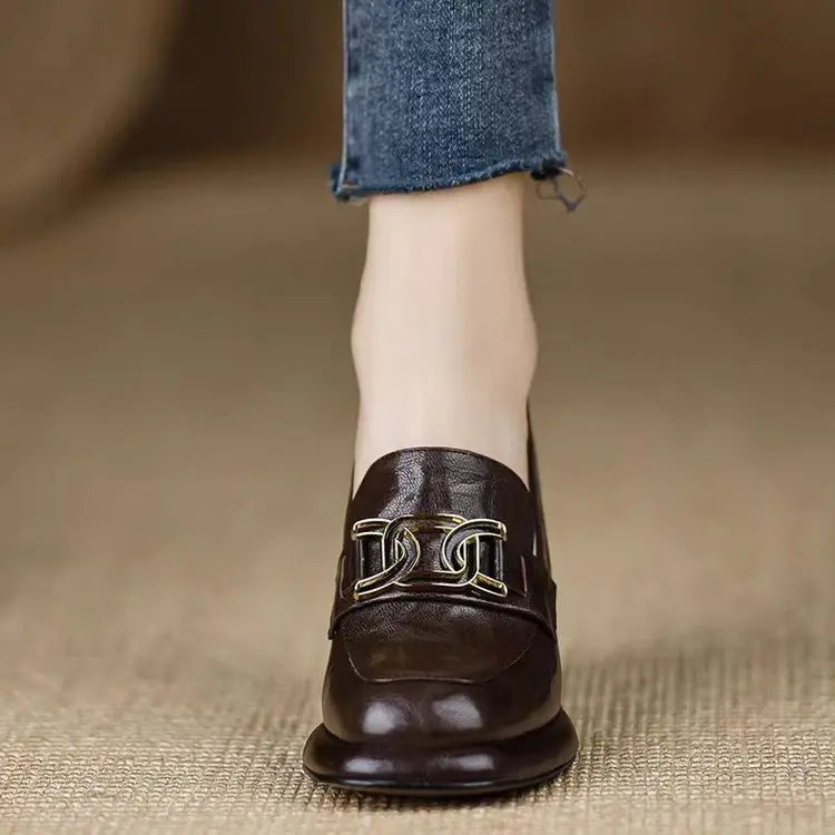 Chaussures femme élégantes pour le bureau, talon stable et moderne