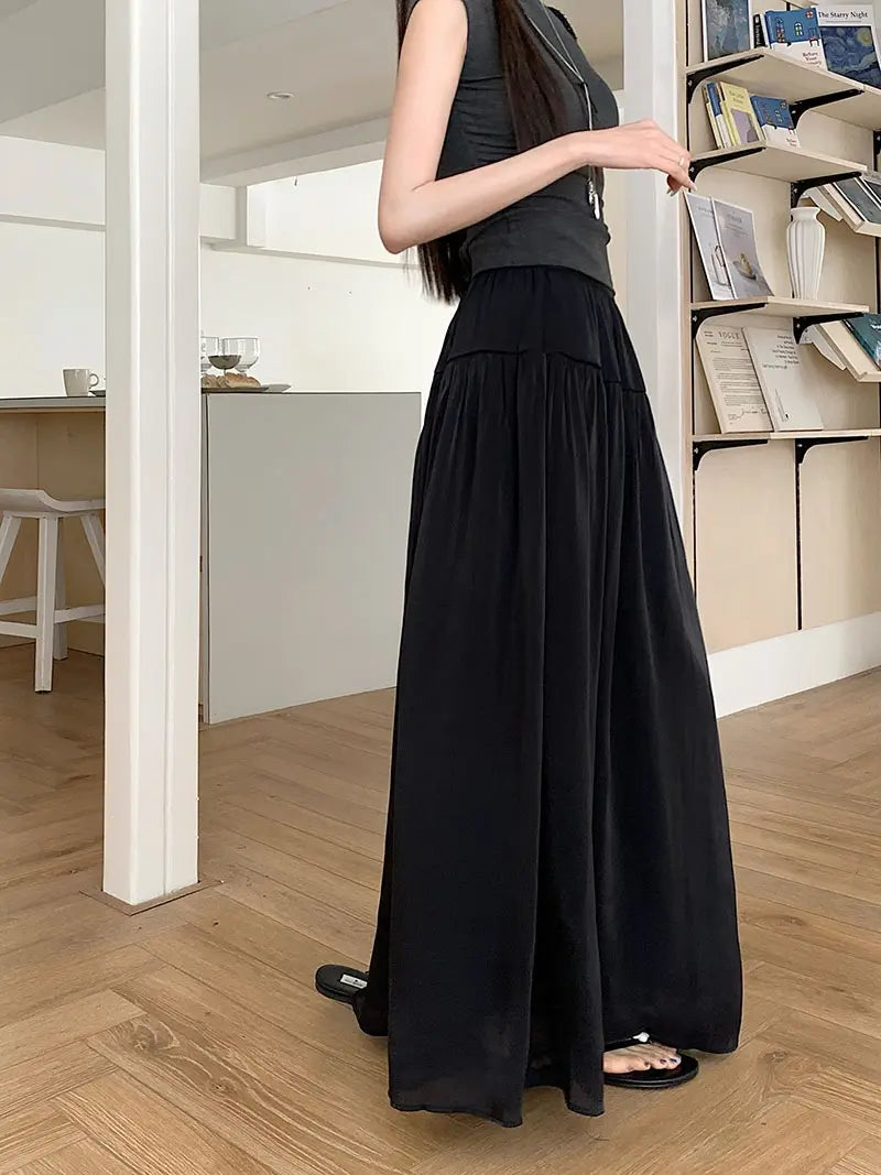 Jupe longue noire avec coupe flatteuse pour look audacieux