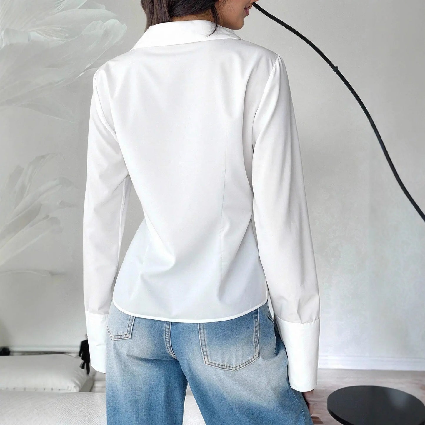 Look femme chemise cintrée avec jean SecretBombe