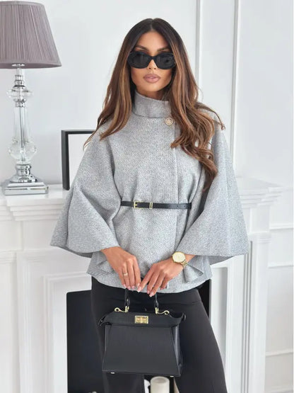 Manteau cape femme gris clair avec manches larges et taille ceinturée SecretBombe