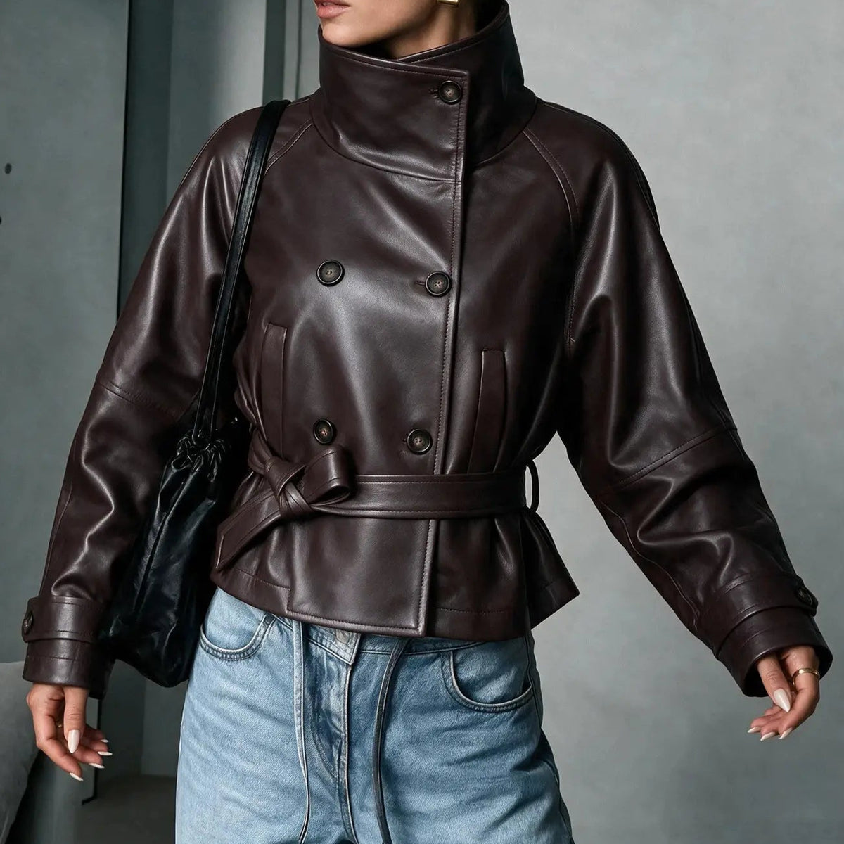 Manteau court femme marron foncé effet cuir avec col montant et ceinture SecretBombe