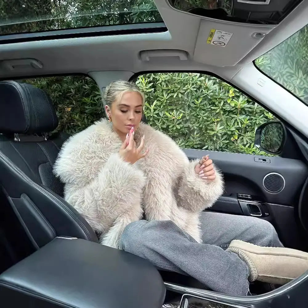 Manteau blanc en fausse fourrure femme, style européen et moderne