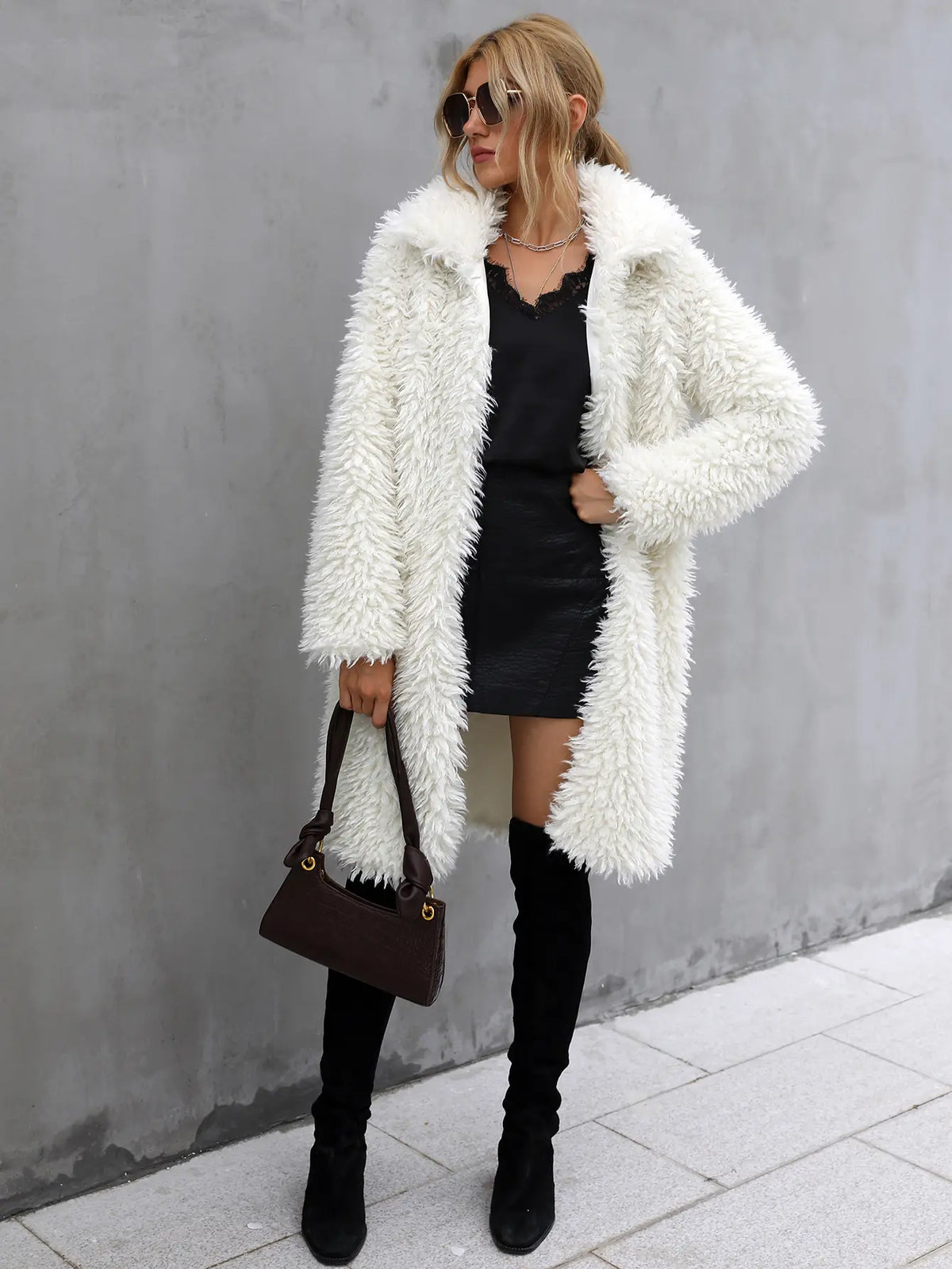Manteau femme blanc en fausse fourrure à manches longues et coupe élégante SecretBombe