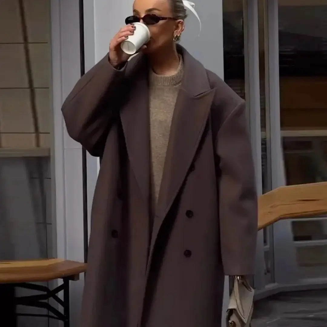 Manteau tendance en laine mélangée, chaud et léger, idéal pour un look chic et décontracté.