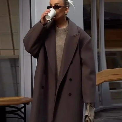 Manteau tendance en laine mélangée, chaud et léger, idéal pour un look chic et décontracté.