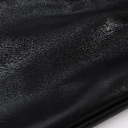 Détail intérieur et finitions de la jupe noire en cuir vegan femme SecretBombe