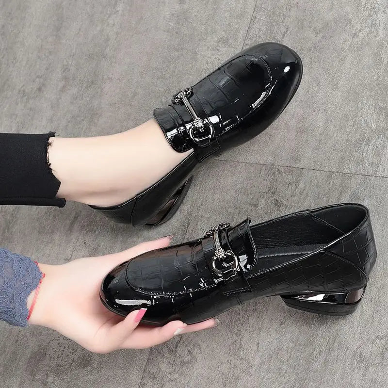 Mocassins femme à talons hauts noir chic et moderne – SecretBombe