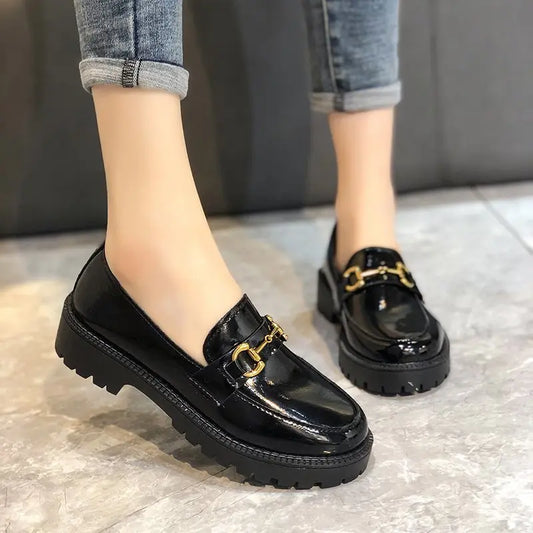 Mocassins femme en cuir végan noir avec doublure coton, bout rond et talon moyen