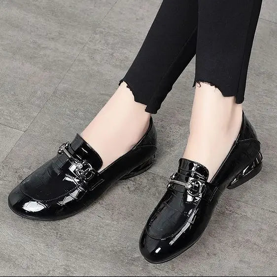 Mocassins effet peau de serpent noir à talons pour femme – SecretBombe