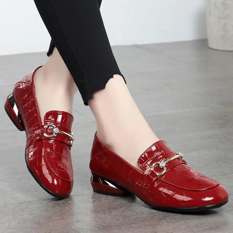 Mocassins femme à talons rouge chic et confortable – SecretBombe