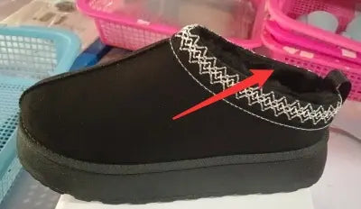 Mule chaude d’hiver avec doublure en fausse fourrure et semelle isolante.