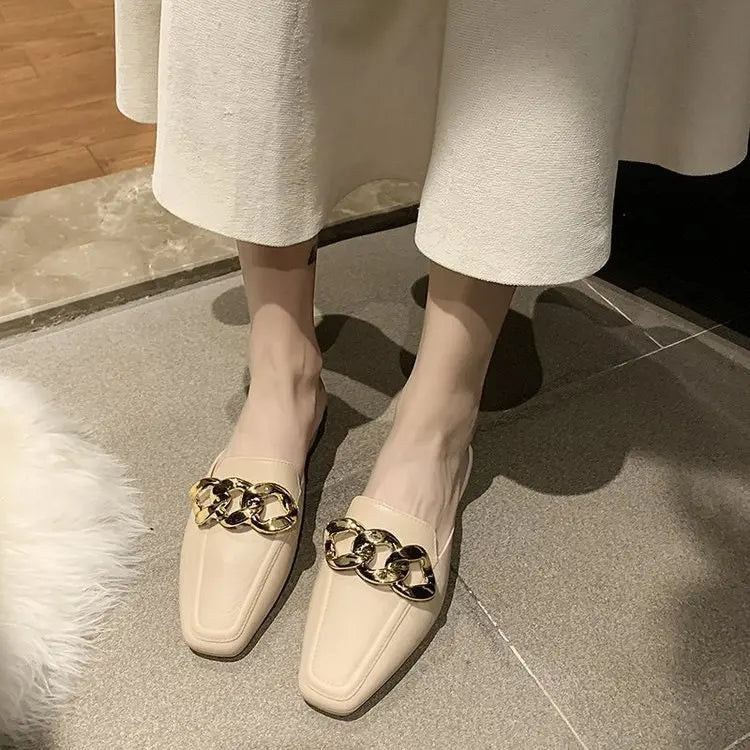 Mules femme noir chaîne dorée chic moderne SecretBombe