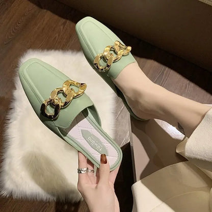 Mules femme bout carré moderne chaîne dorée SecretBombe