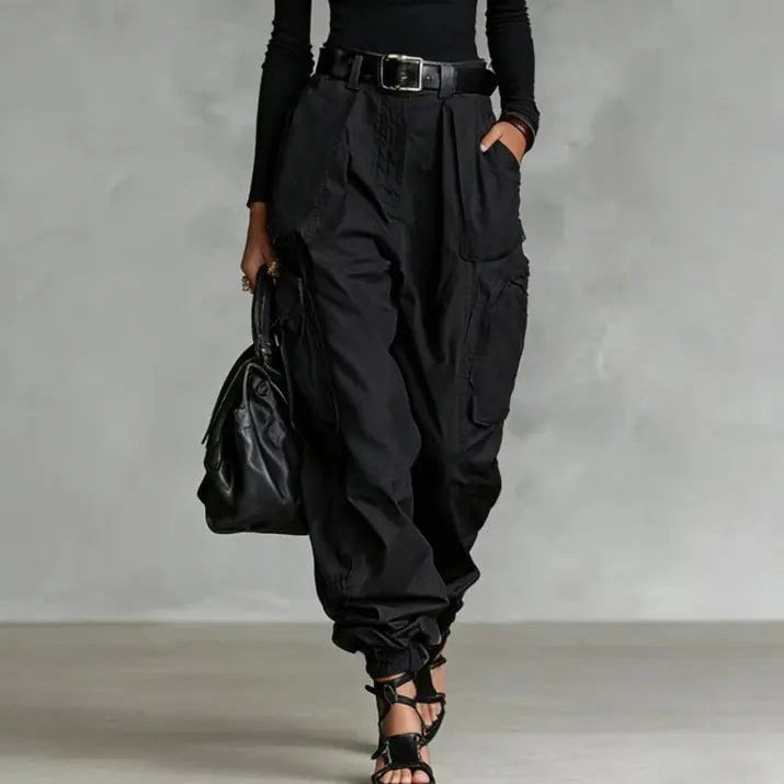 Pantalon cargo femme noir à poches SecretBombe