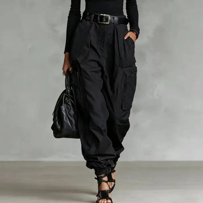 Pantalon cargo femme noir à poches SecretBombe