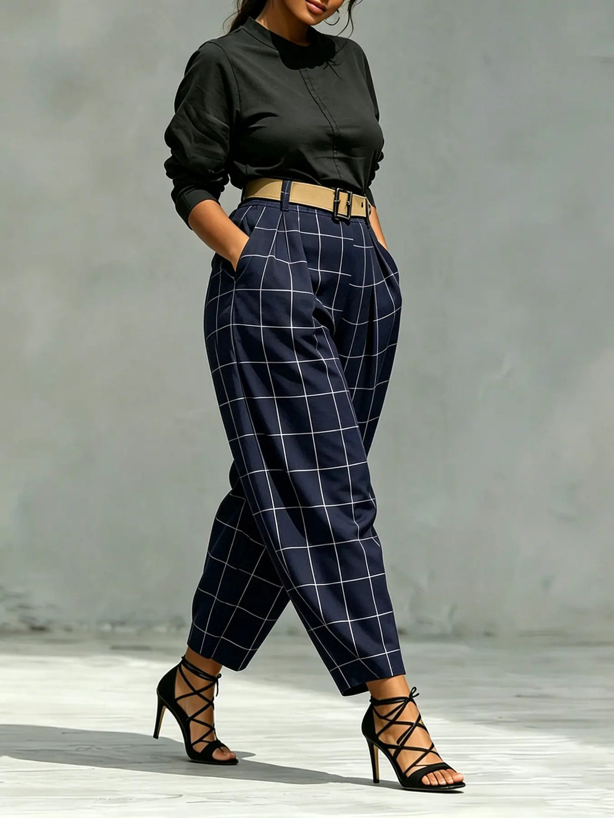 Pantalon carotte femme à imprimé bleu et blanc SecretBombe