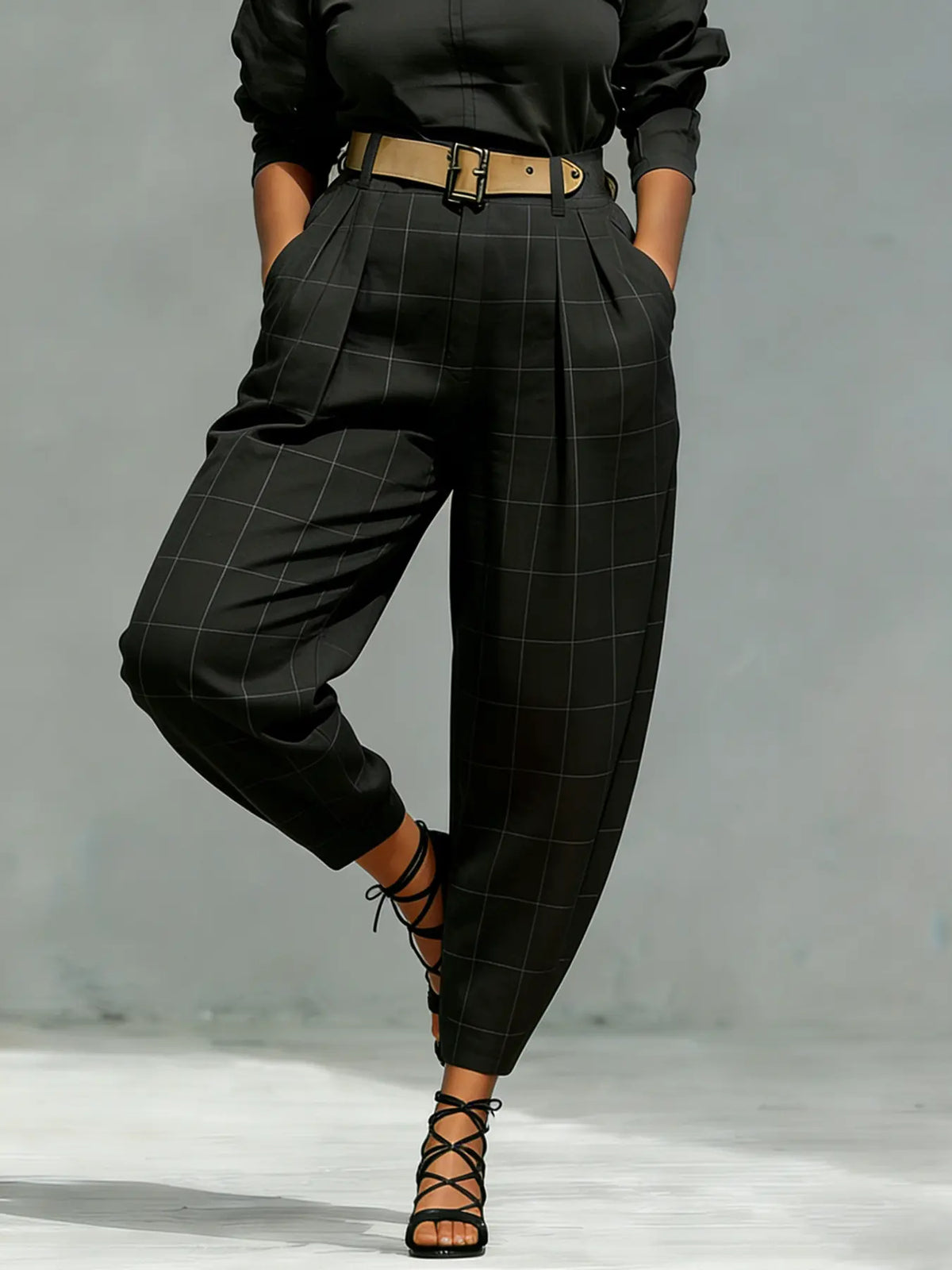 Pantalon carotte noir femme à coupe ample SecretBombe