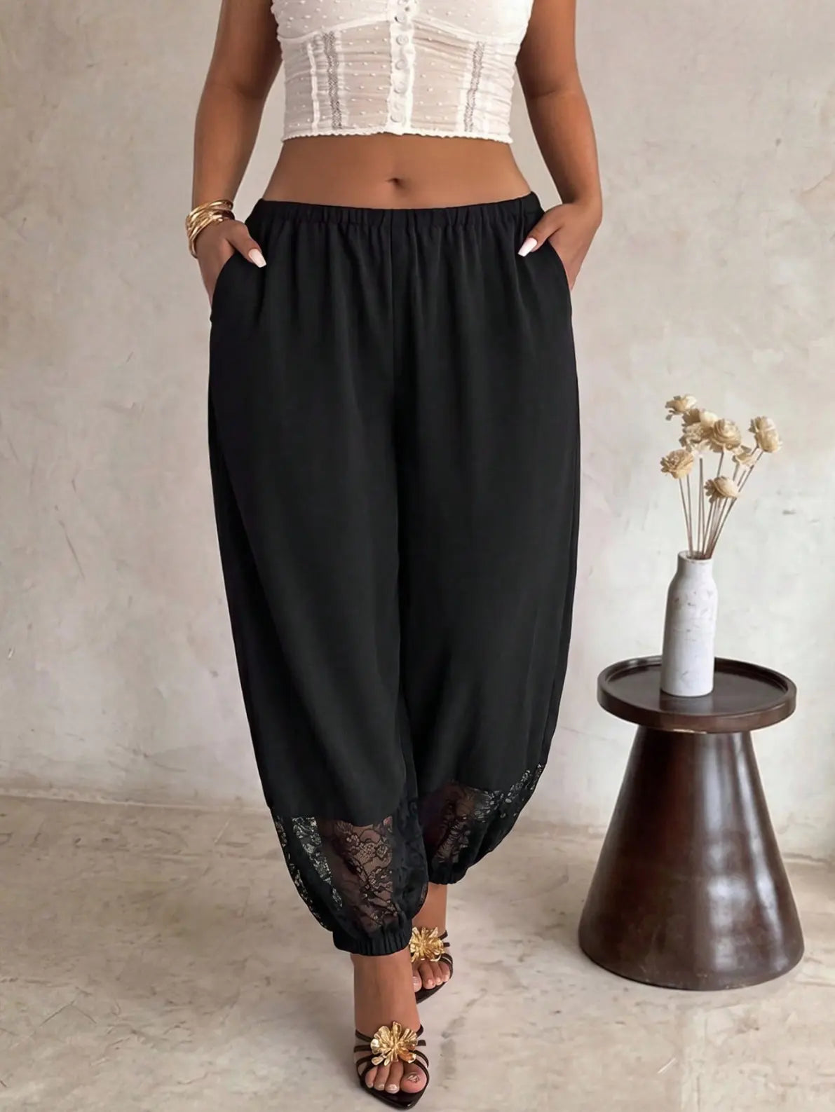 Pantalon noir femme avec finition en dentelle SecretBombe