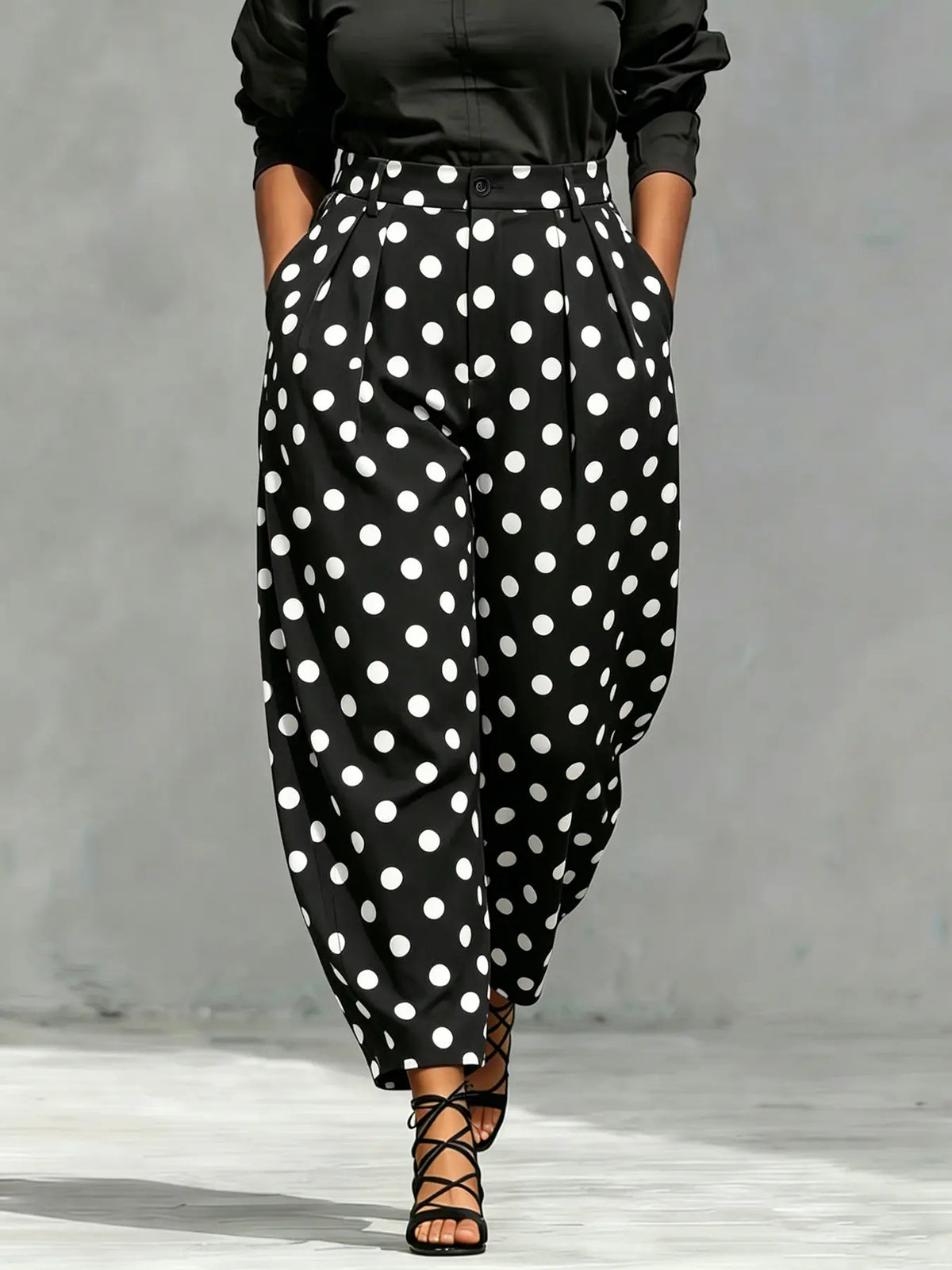 Pantalon carotte femme noir à pois blancs SecretBombe