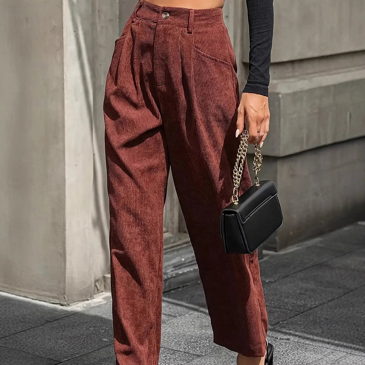 Pantalon caramel femme à coupe carotte et plis SecretBombe