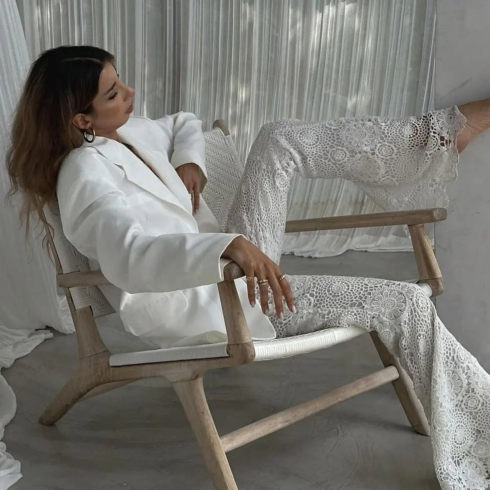Pantalon femme blanc fluide dentelle elegante SecretBombe