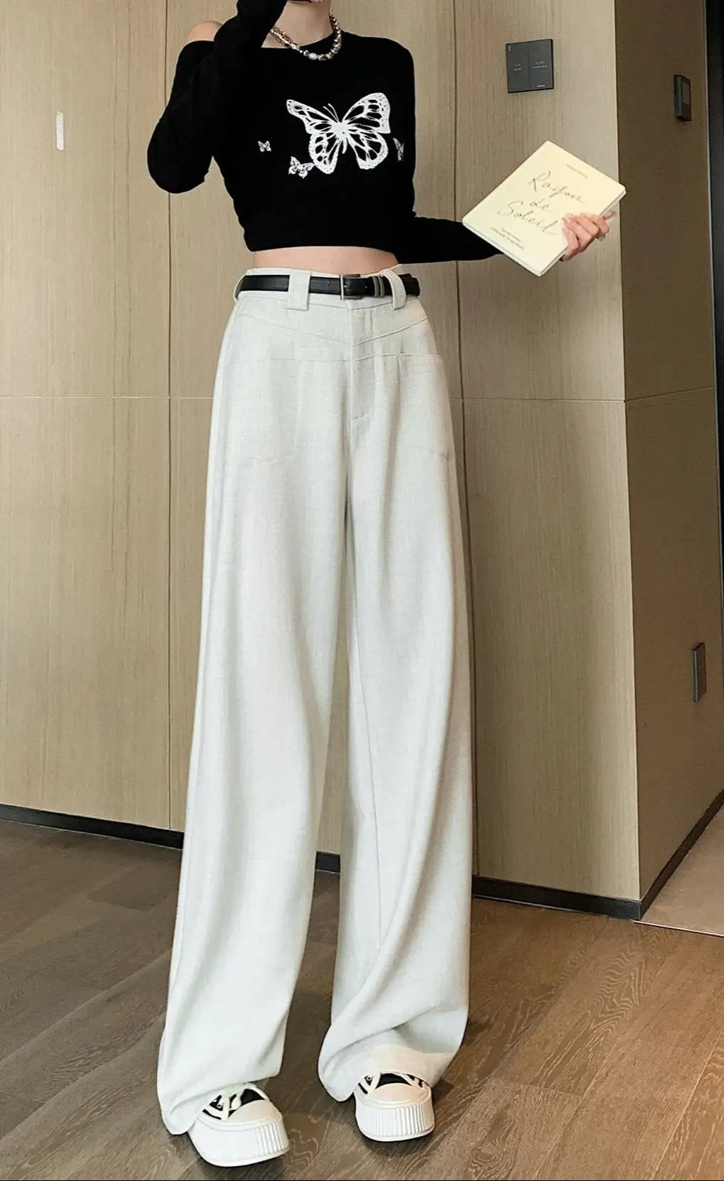 Pantalon palazzo beige fluide avec ceinture pour femme - SecretBombe
