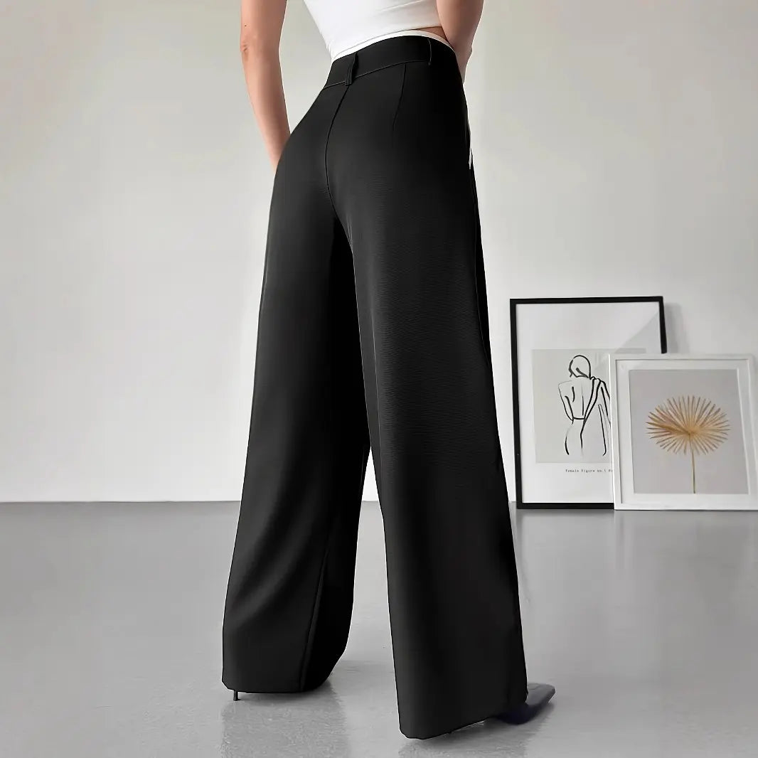 Pantalon noir femme tendance et chic, coupe fluide et élégante